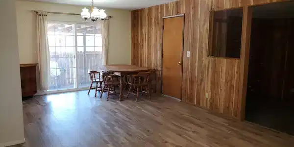 Image 3: 03 - Dining Area