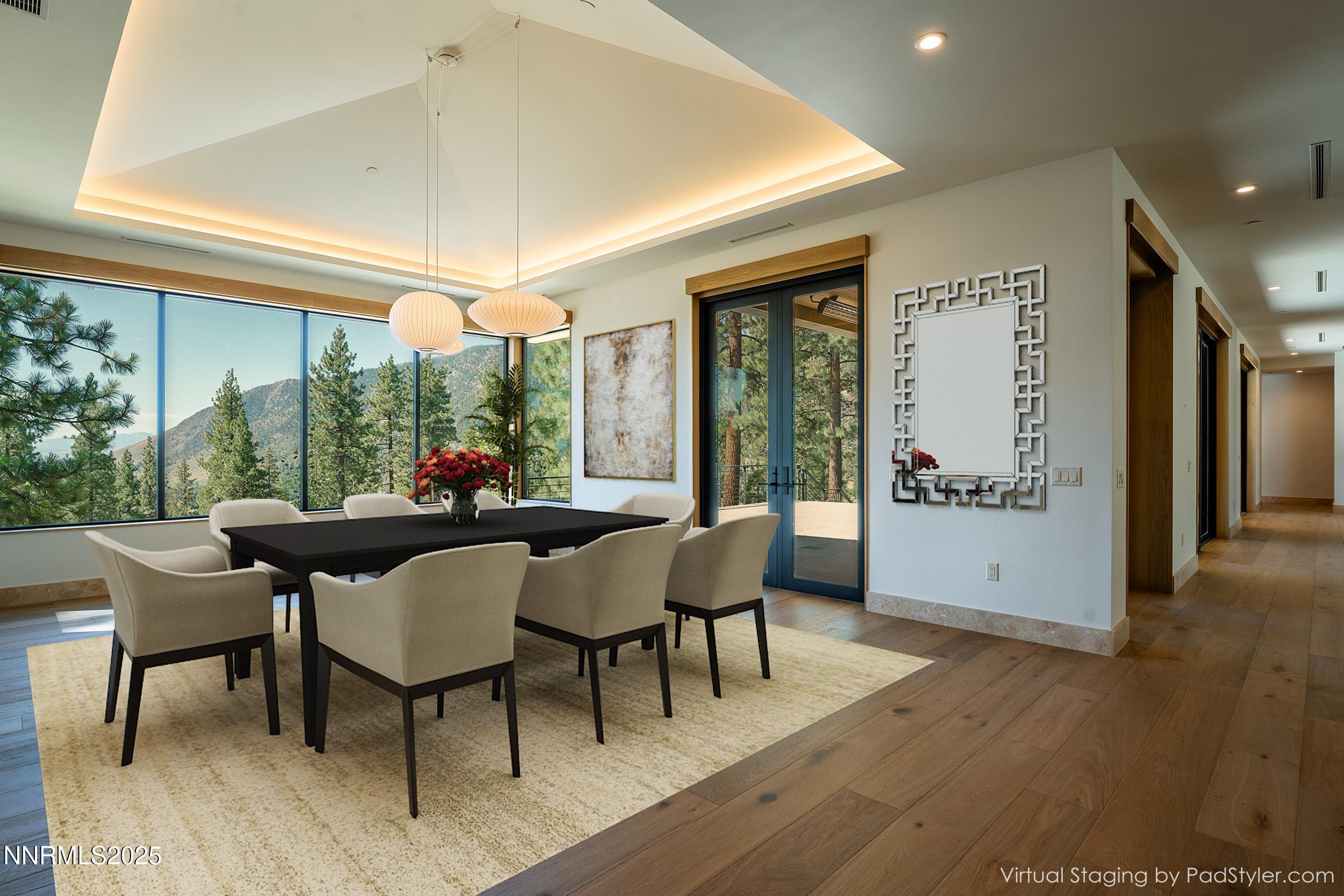 Image 4: 17556071874_dining