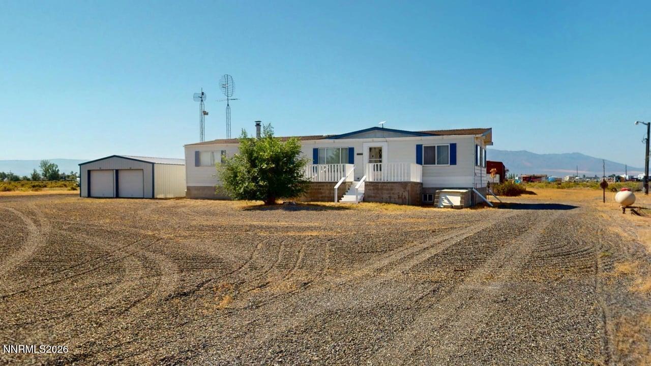 Image 2: Front and Garage