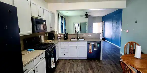 Image 3: kitchen1
