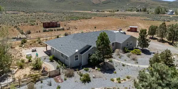 Image 2: 61-60 Horseshoe Cir-375-75-420 - Copy