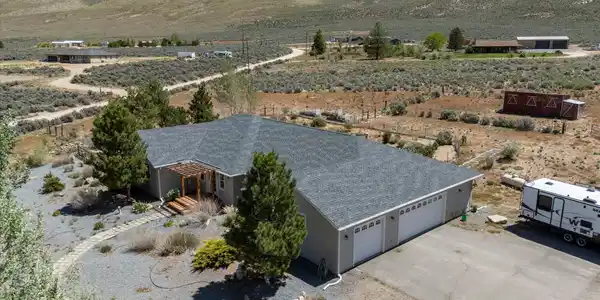 Image 3: 63-60 Horseshoe Cir-375-75-430 - Copy
