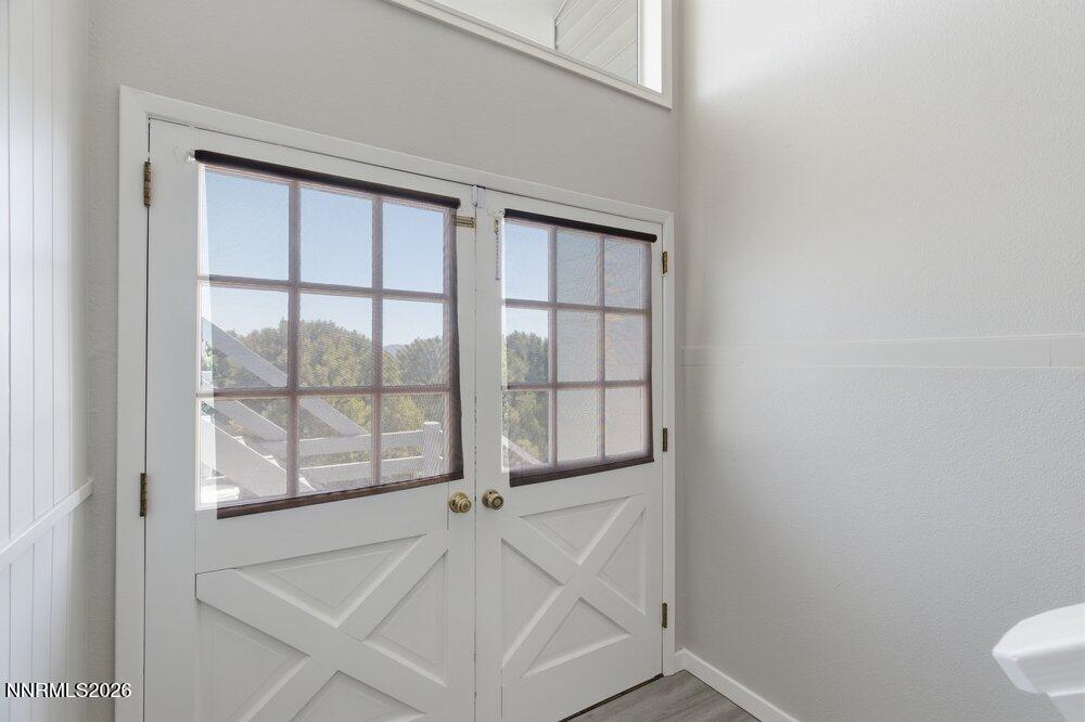 Image 4: entry