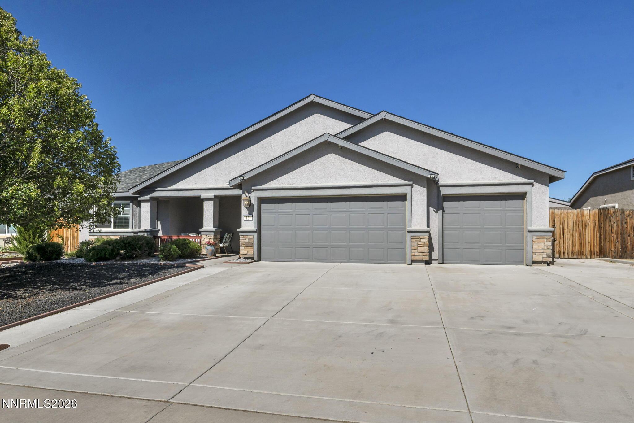 Image 2: 1-web-or-mls-121-bethpage-rd