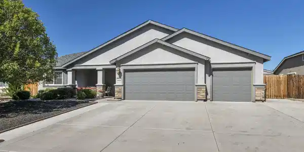 Image 2: 1-web-or-mls-121-bethpage-rd