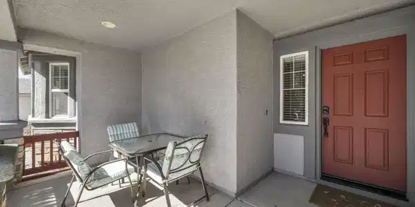 Image 3: 7-web-or-mls-121-bethpage-rd