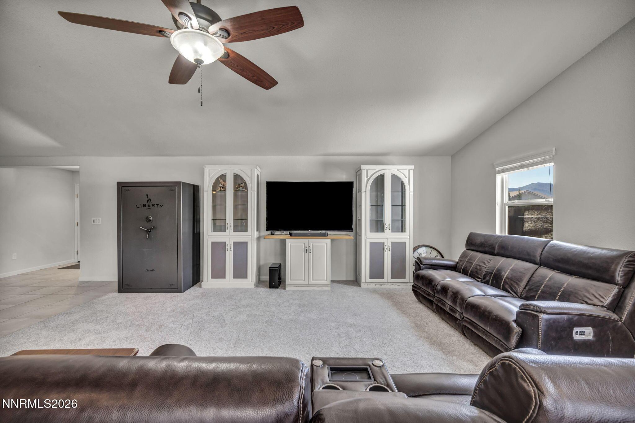 Image 4: 39-web-or-mls-121-bethpage-rd