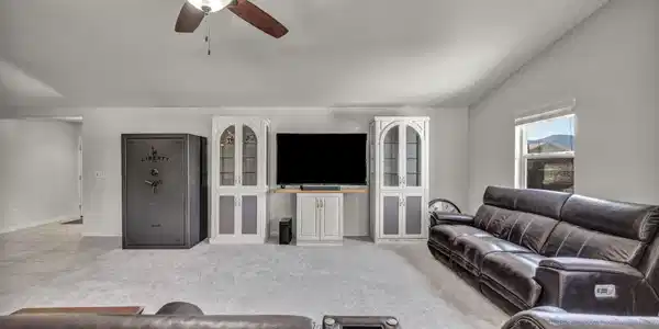 Image 4: 39-web-or-mls-121-bethpage-rd