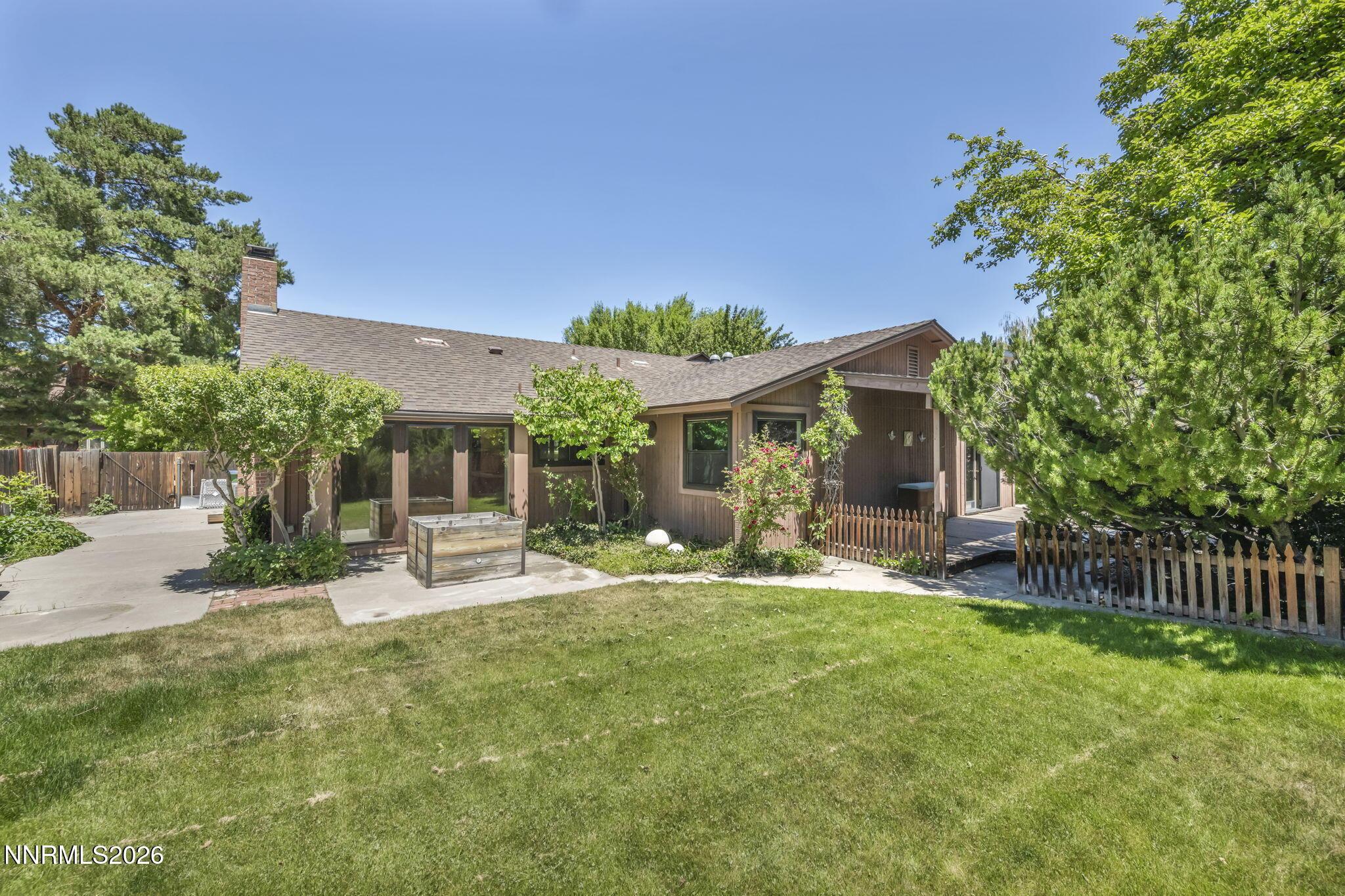 Image 4: 12-web-or-mls-1097-stagecoach-lane