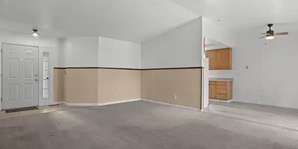 Image 4: 435 great room