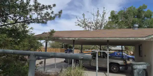 Image 4: PINE CARPORT CLOTHESLINE