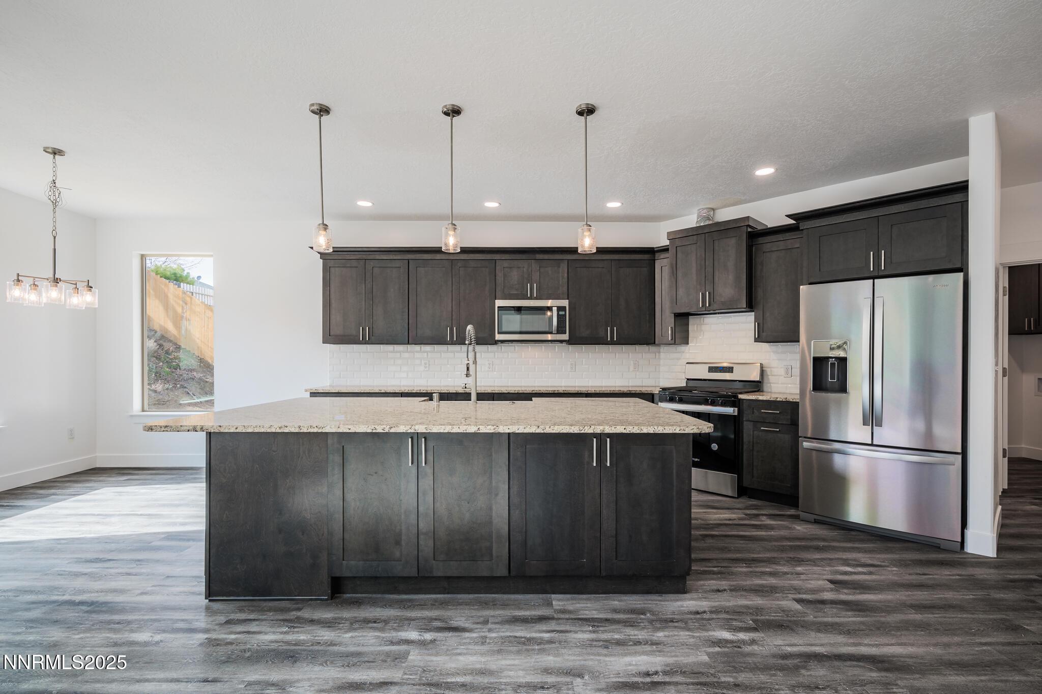 Image 3: Kitchen/Dining