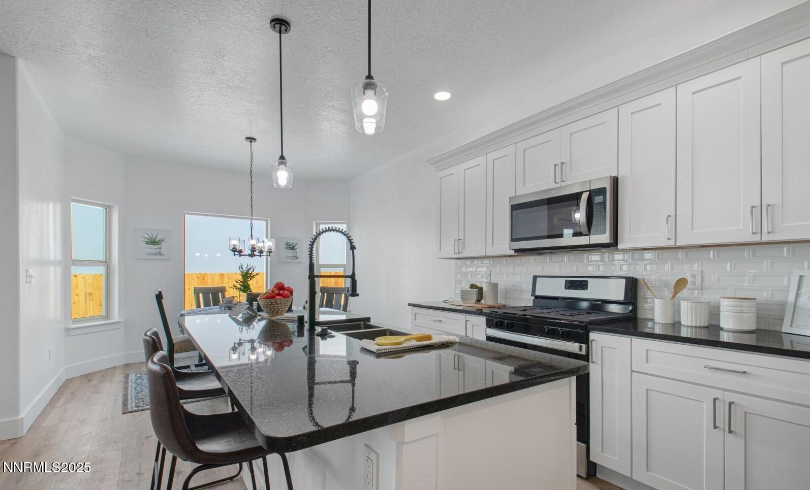 Image 4: Silverado Kitchen