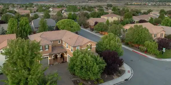 400 Sondrio Court