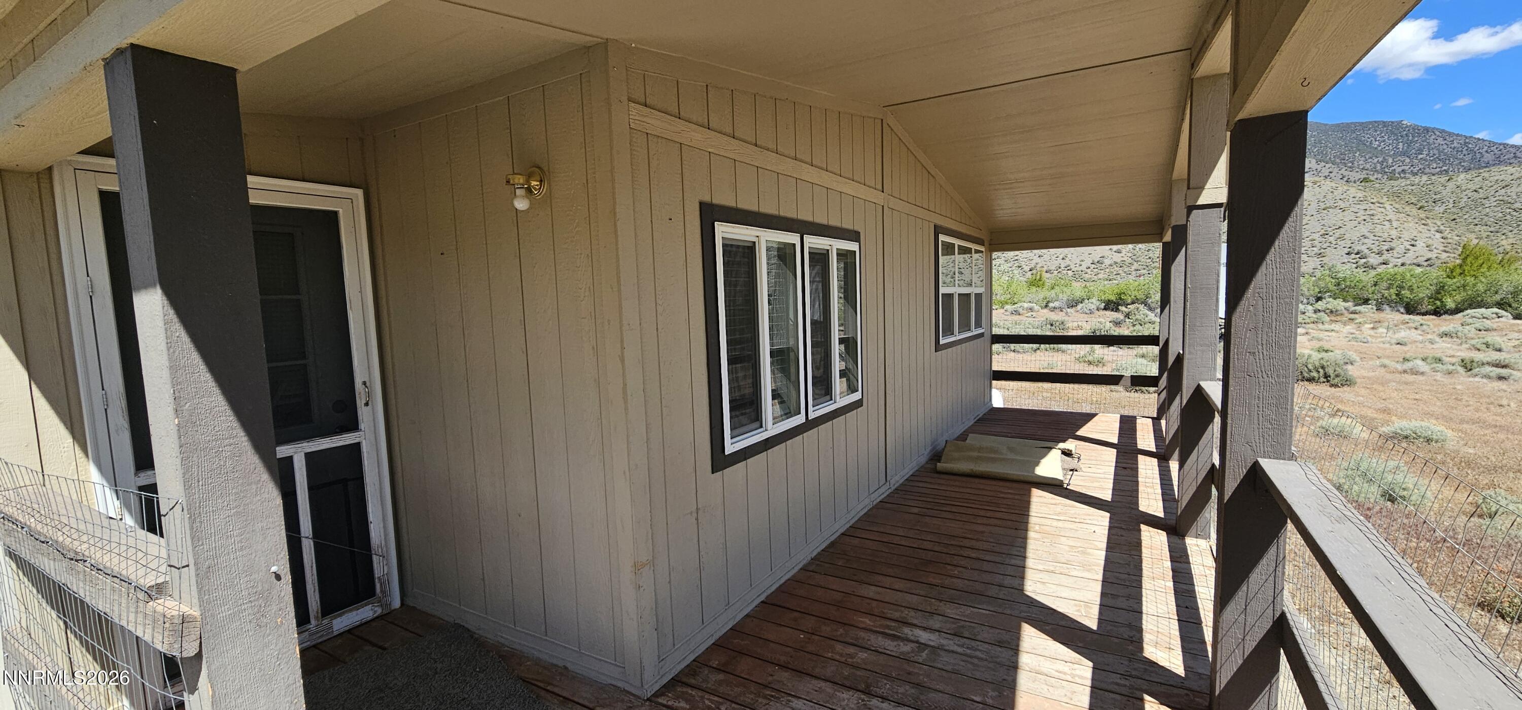 Image 2: Covered porch