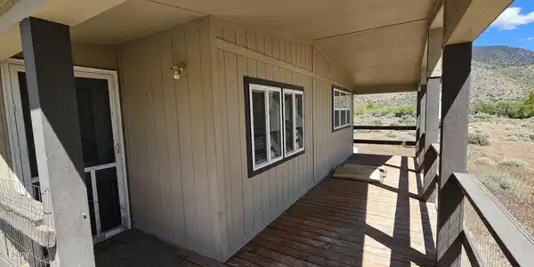 Image 2: Covered porch