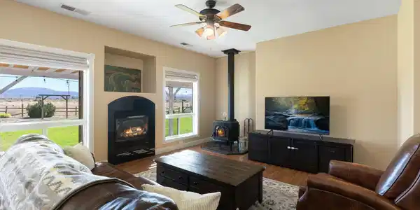 Image 3: 8-web-or-mls-1775 Buckhorn-9
