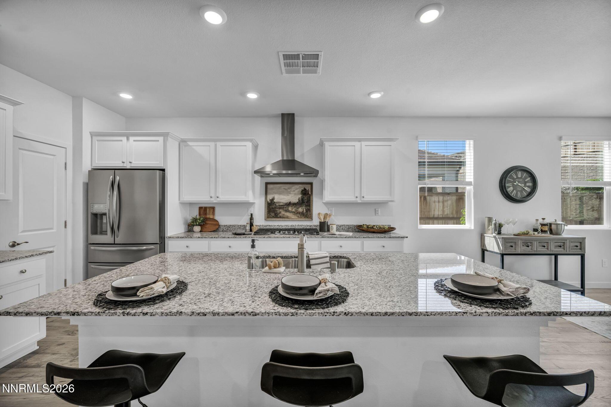 Image 2: 58-web-or-mls-8405-fenhollow-dr