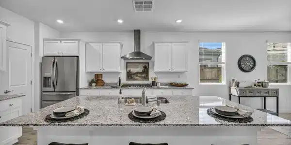 Image 2: 58-web-or-mls-8405-fenhollow-dr
