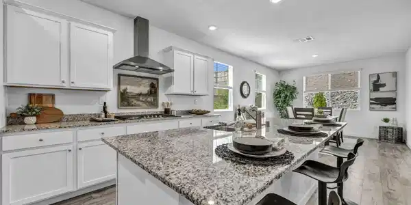 Image 3: 64-web-or-mls-8405-fenhollow-dr
