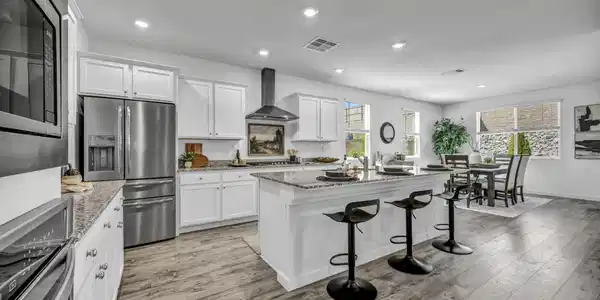 Image 4: 63-web-or-mls-8405-fenhollow-dr