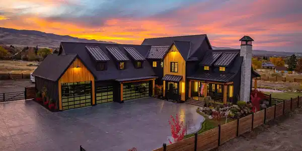 1426 Foothill Road