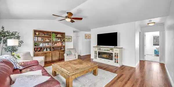 Image 2: 45-web-or-mls-112-walker-st