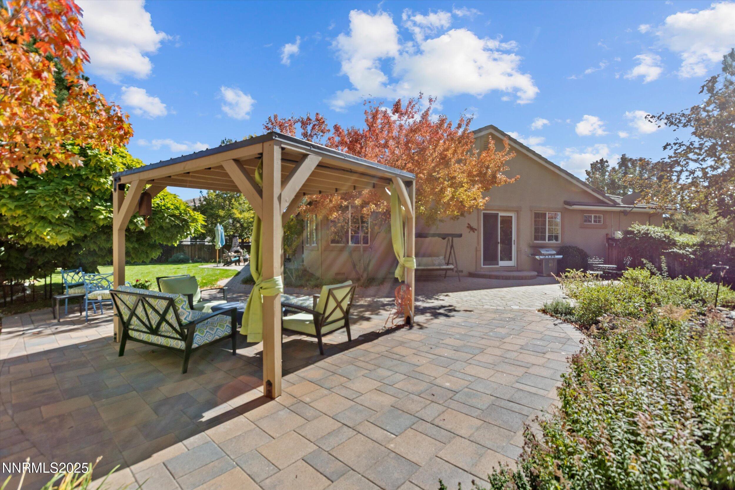 Image 3: 15-Pergola with Paver Patio