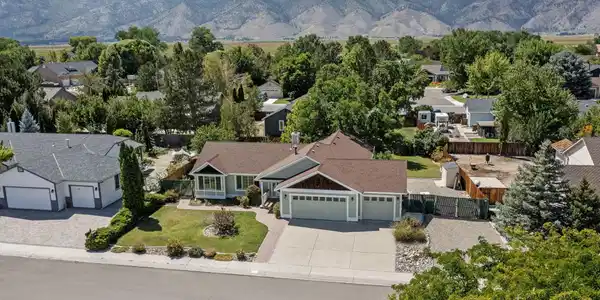 Image 3: 8-web-or-mls-DJI_0570