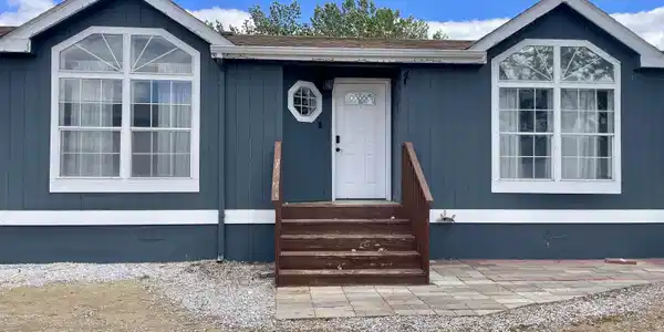 Image 4: 1_Front of Home_Entrance