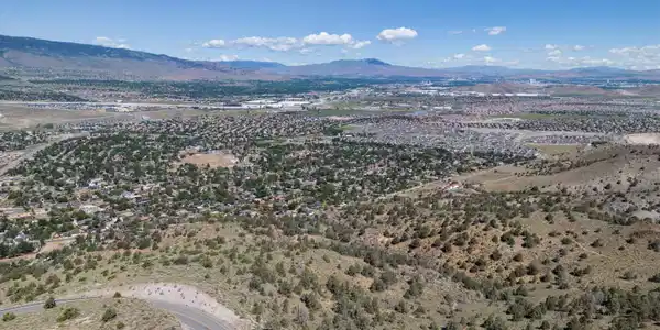 Image 2: Photo 2