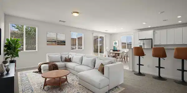 Image 2: 4-web-or-mls-145_San_Joaquin_Dr_Living_K