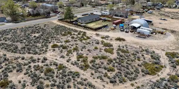 Image 2: Photo 1