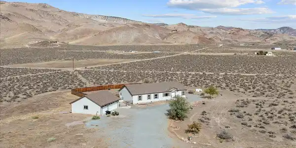 Image 2: 55-5850 Whiskey Springs Road Reno NV 895
