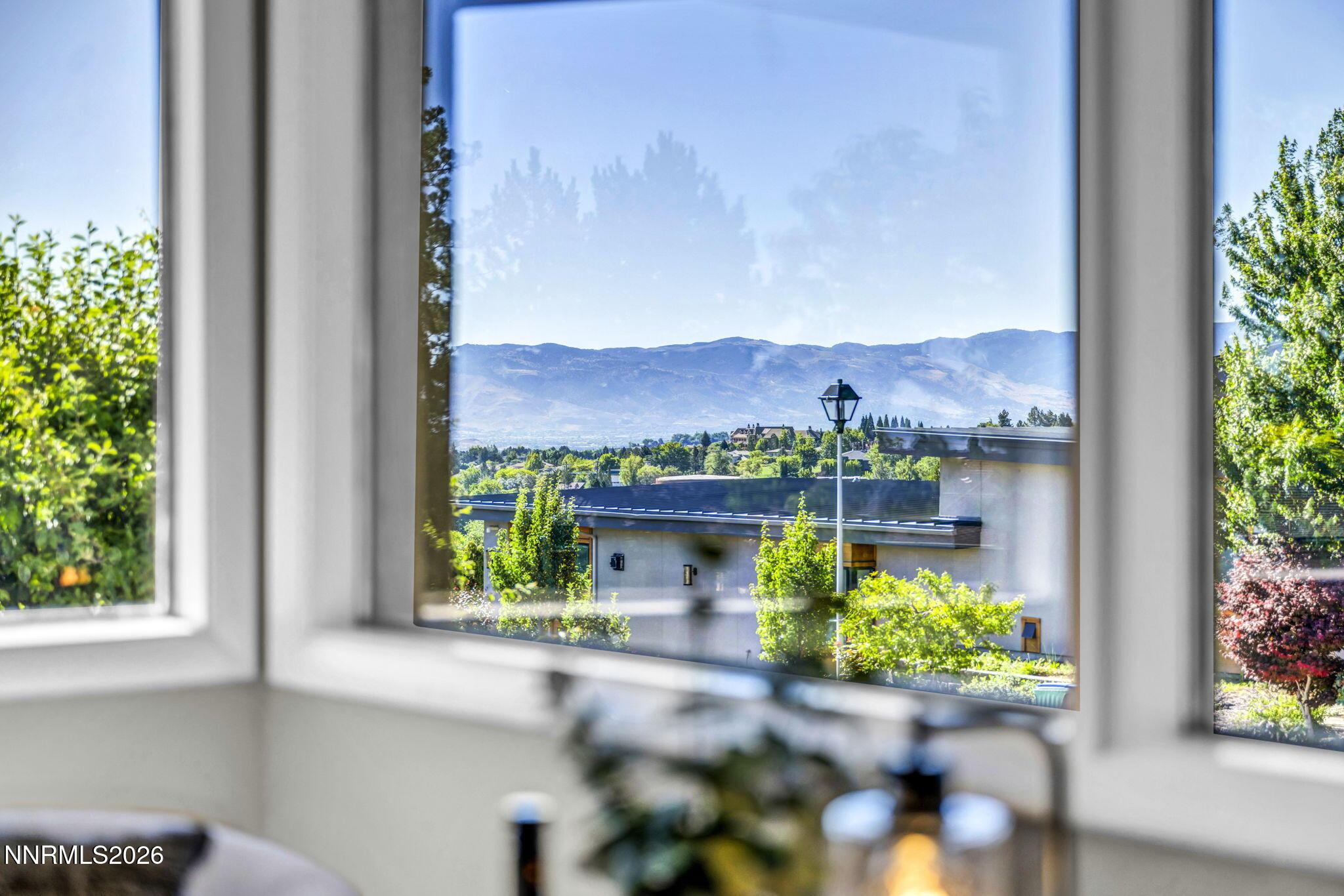 Image 4: 53-web-or-mls-3445-san-mateo-ave