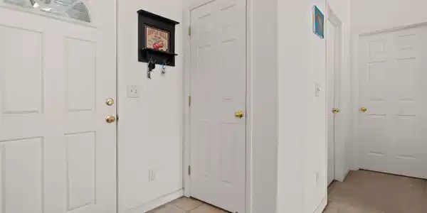 Image 3: 03-244 Walker St-102