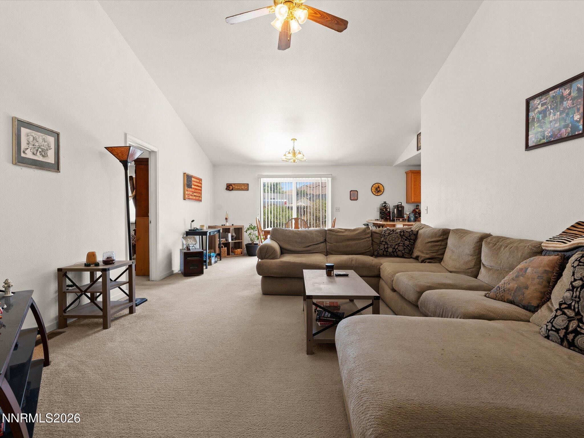 Image 4: 04-244 Walker St-103