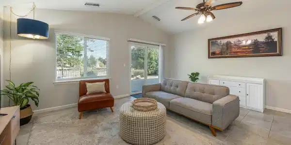 Image 4: Wisdom 18 Living Room Side