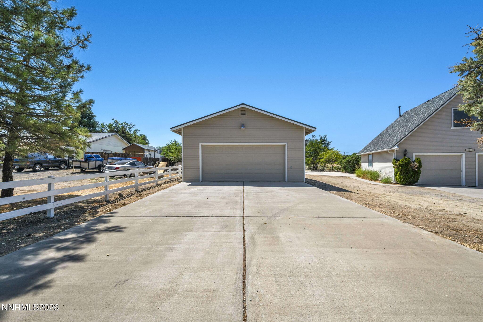 Image 3: 29-web-or-mls-1811-helman-dr