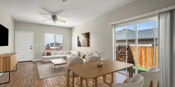 Image 3: 4-web-or-mls-383_Orrcrest_Dr_Living_Room