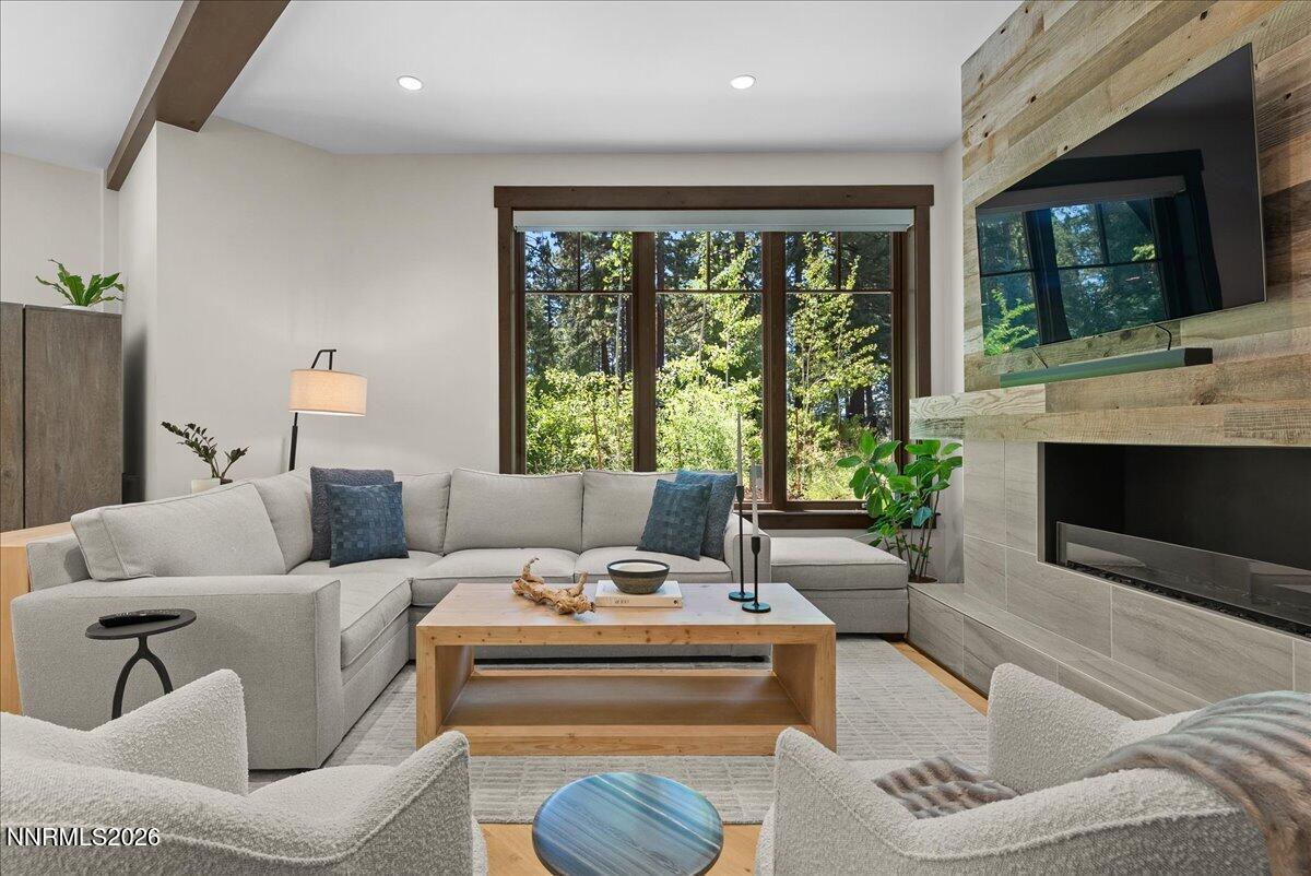Image 2: 09-33 Beach Club Drive #502 Stateline NV
