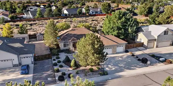 Image 2: 7-web-or-mls-DJI_20260826181159_0093_D
