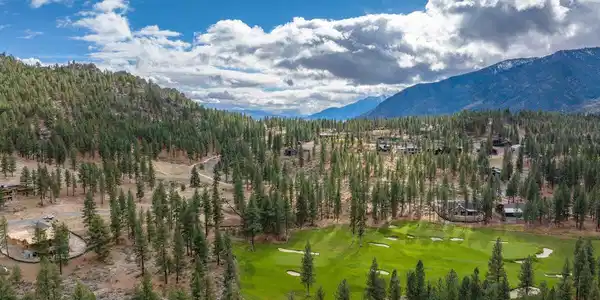Image 2: 018_569_headwaters-18_571
