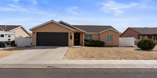 1329 White Bluffs Circle