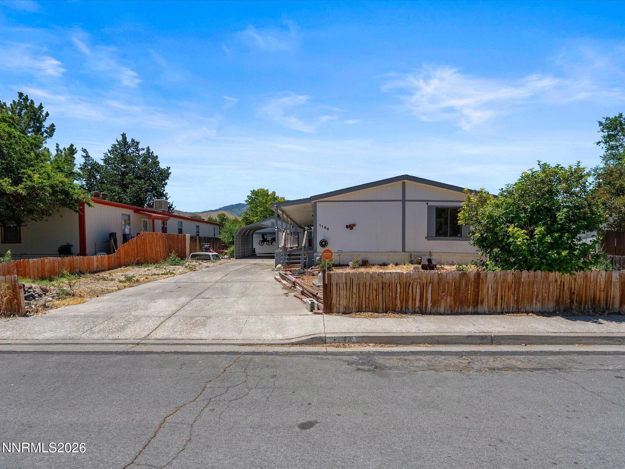 Image 2: 01-1144 Fleetwood Ave-100