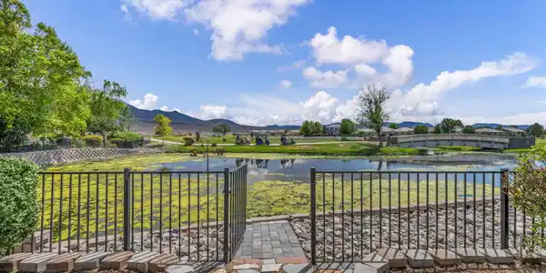 Image 4: 14-web-or-mls-609-st-andrews-dr