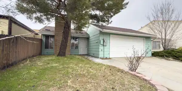 6 Castle Way