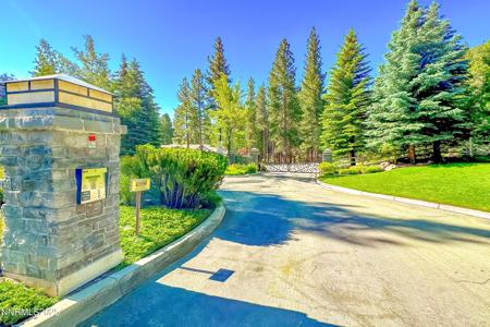 248 E Jeffrey Pine Road