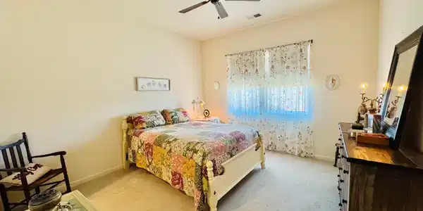 Image 2: 5