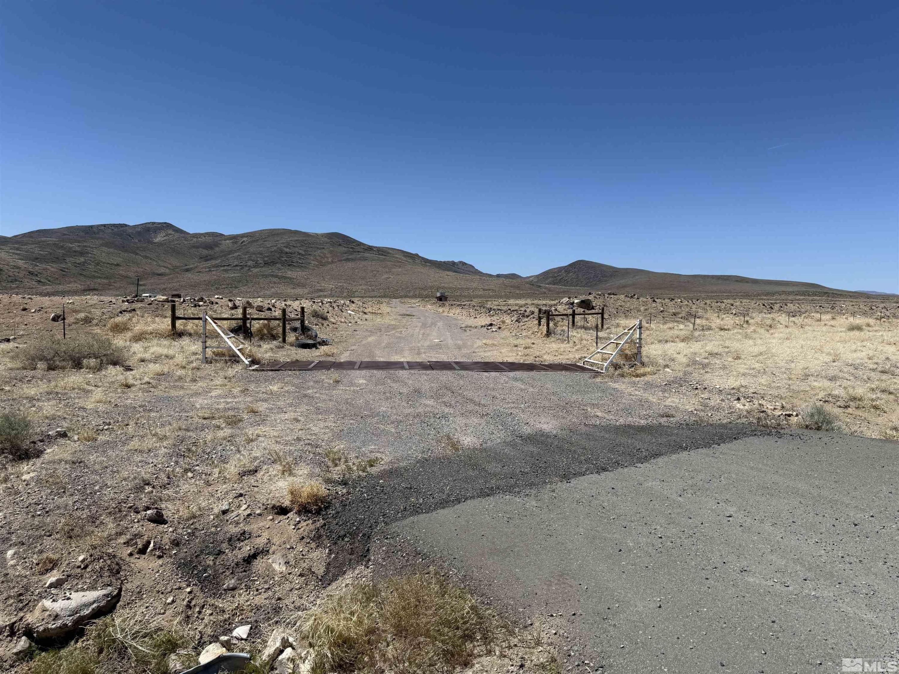 Image 1: Photo 1